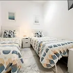 Ola De Mar - * Estepona